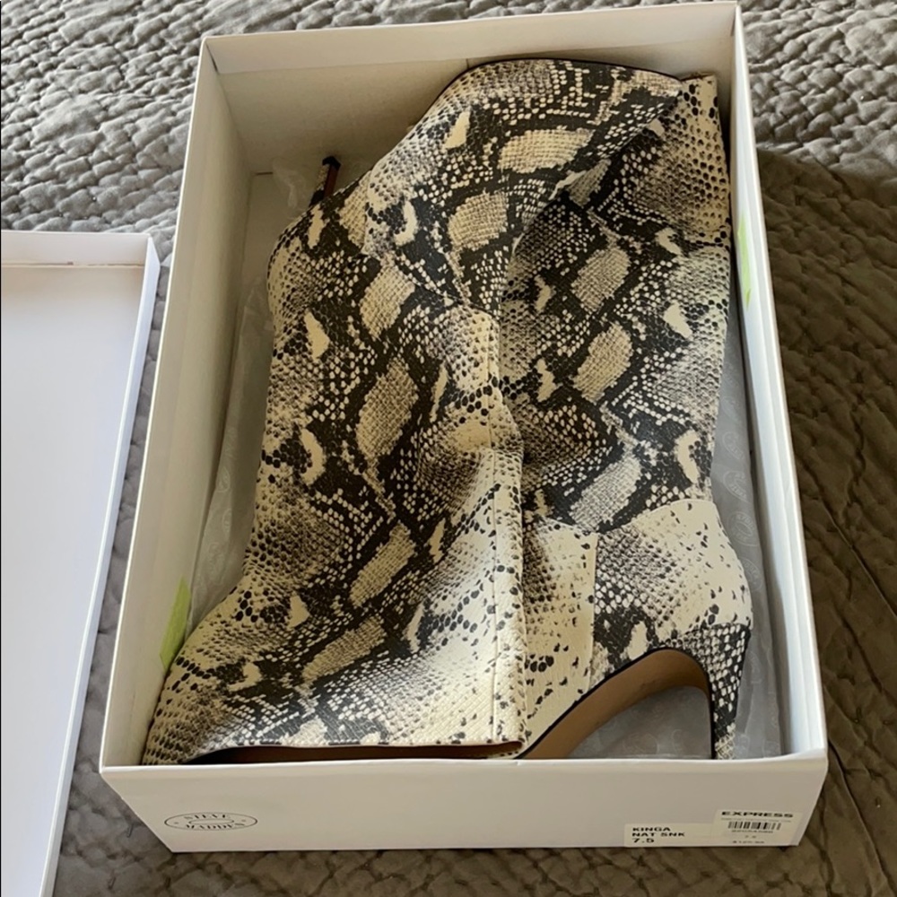 Steve Madden White and Gray Snake-Print Knee Boots - NO BOX - Picture 10 of 11